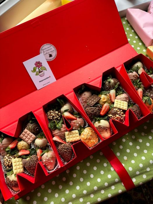 Клубника в шоколаде Подарок / Доставка Алматы