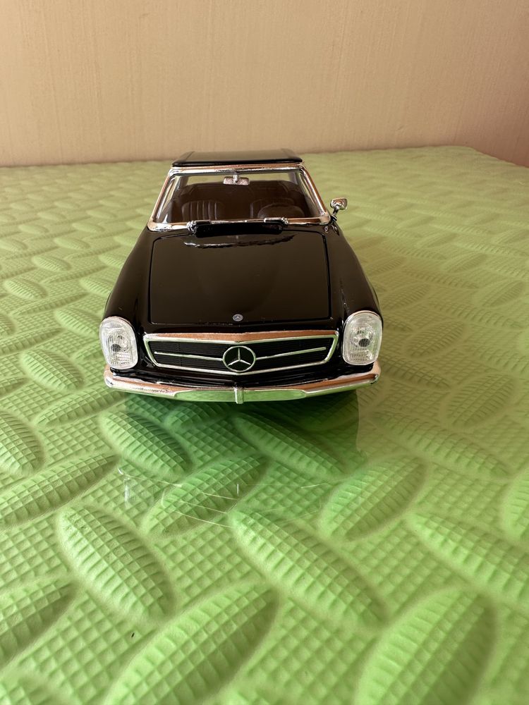 Mercedes-Benz 230 SL 1963 Модель 1:24 Черный