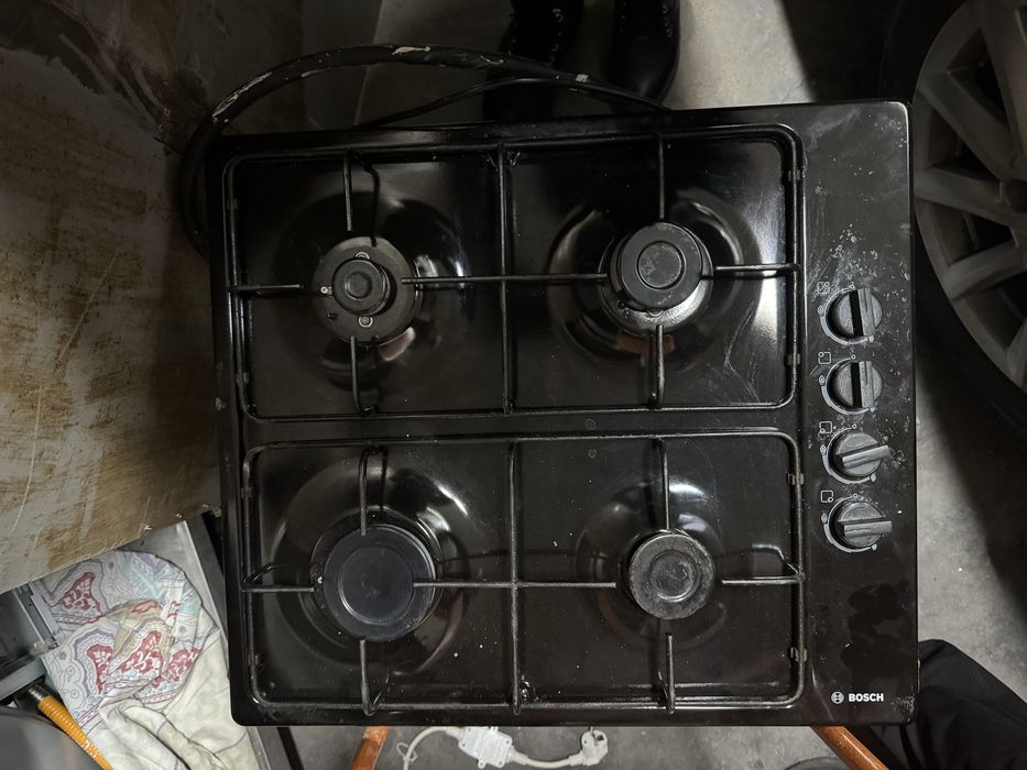 Газовая поверхность бош в идеальном состоянии, без царапин.