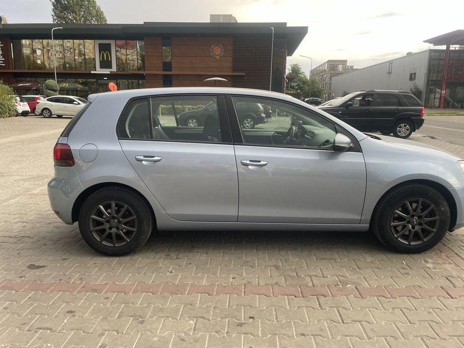 Golf 6. 1,4.  122cp