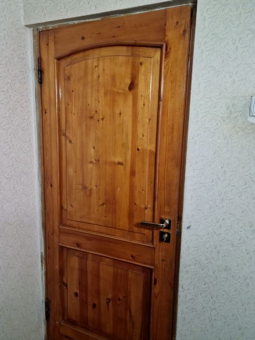 Продам двери 6 шт. из чистого дерево