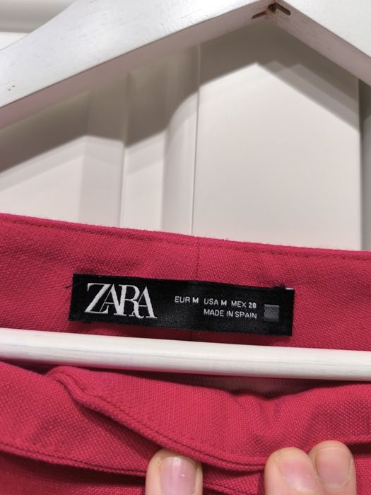 Pantaloni fucsia Zara mărimea M