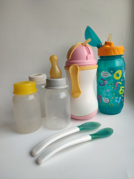 Детские бутылочки, поильник и ложечки