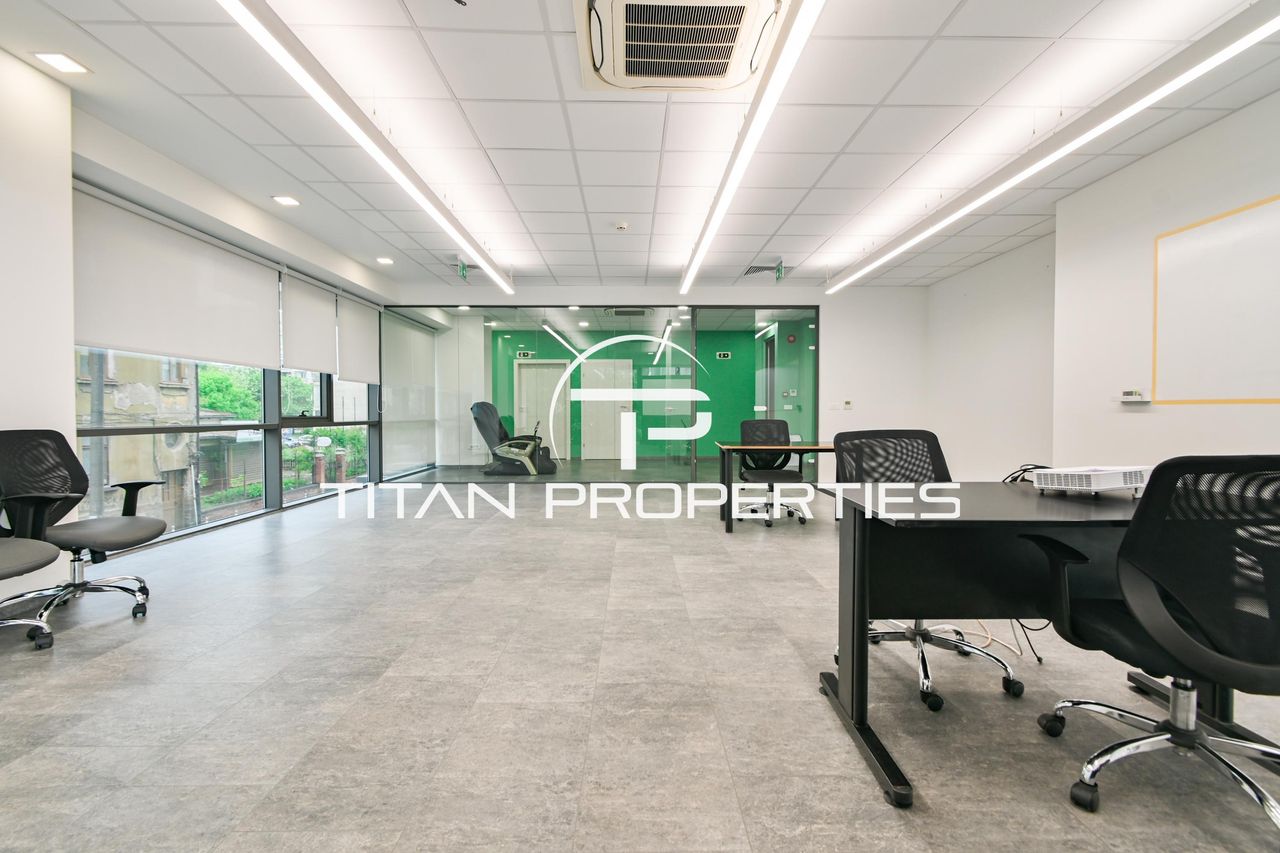 Дава се под наем Офис в София, Център - 360 кв.м за 3240 € - Снимка #2