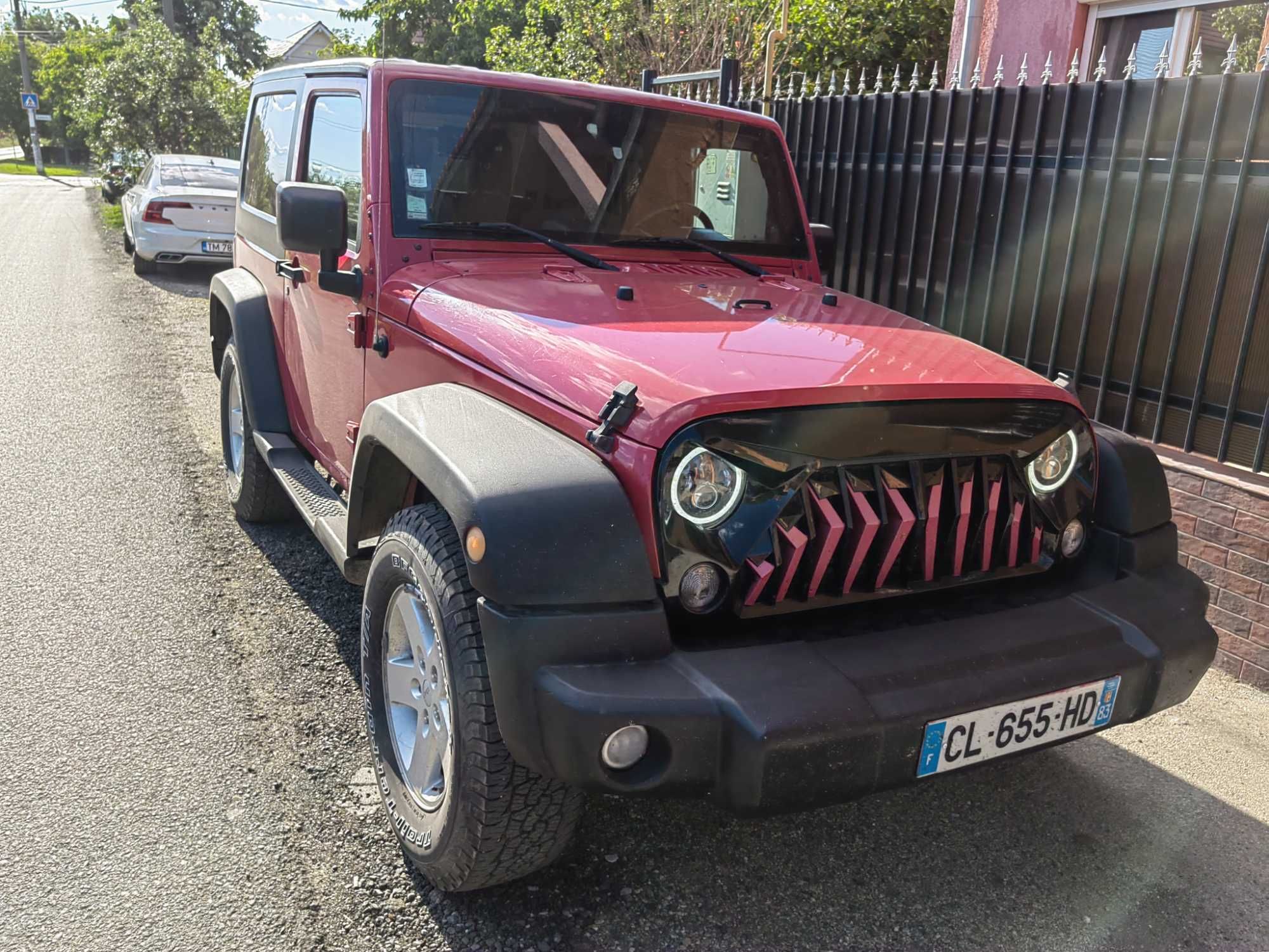 Vând autovehicul  Jeep