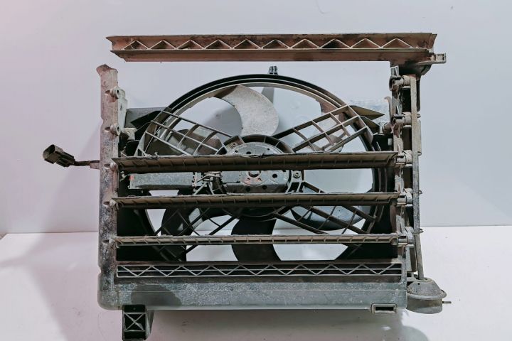 Electroventilator cu Suport, Cu defect 0130303846058 BMW Seria 3 E46