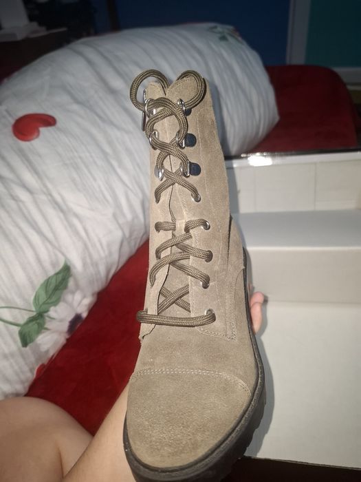 Booturi piele întoarsă