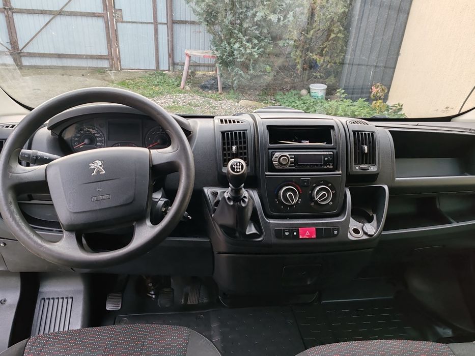 Peugeot boxer 7 locuri și bena de 3 metri 2017 doka