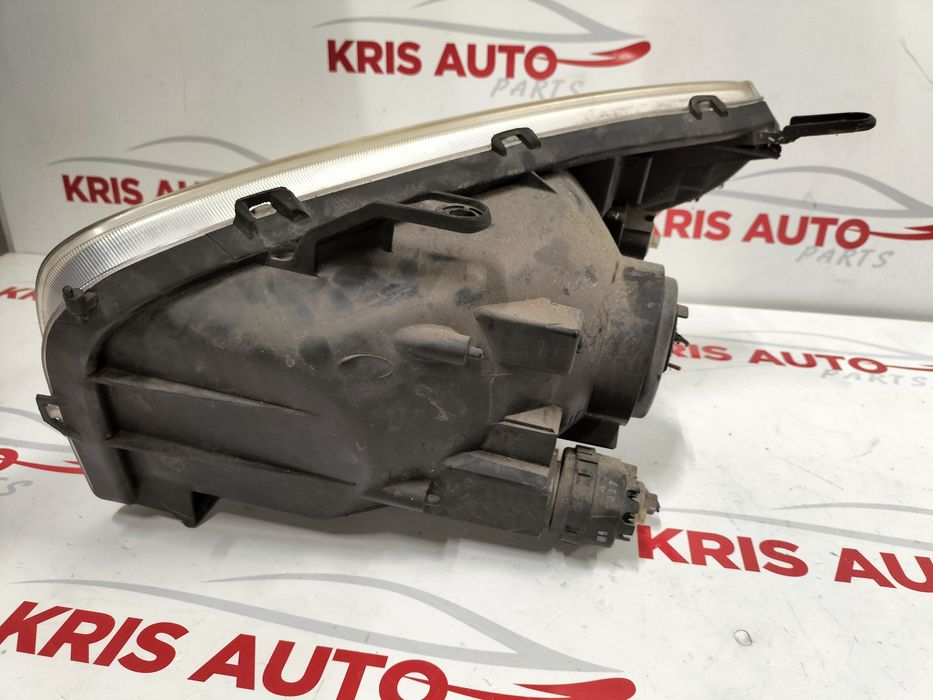 Десен фар Toyota RAV 4 / Тойота Рав 4 2002г.