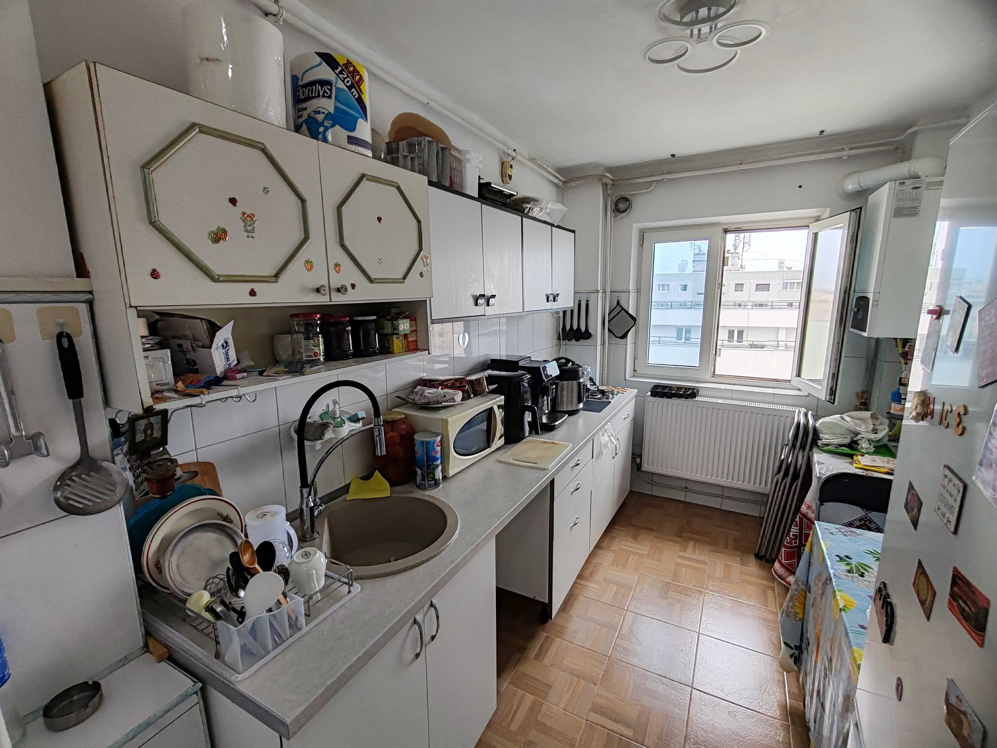 2 Camere, Decomandat. Centrală, An '82, Reabilitat, Mobilat-Utilat