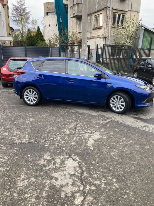 Toyota Auris Hybrid