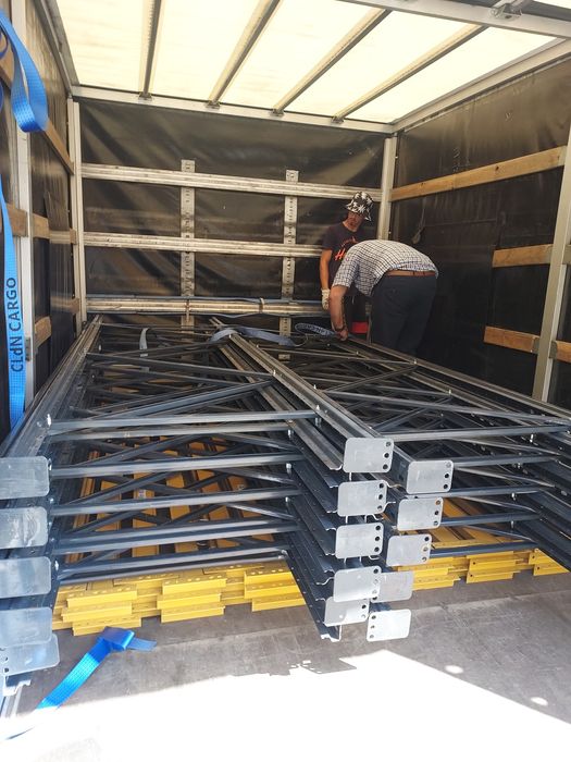 Rafturi prețuri bombă lichidare de stoc