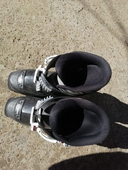 Vând clăpari 33 și 38