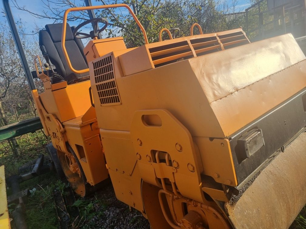 Cilindru compactor Bomag de 3 t și 2 t. Motor hatz. Dubla vibrație.