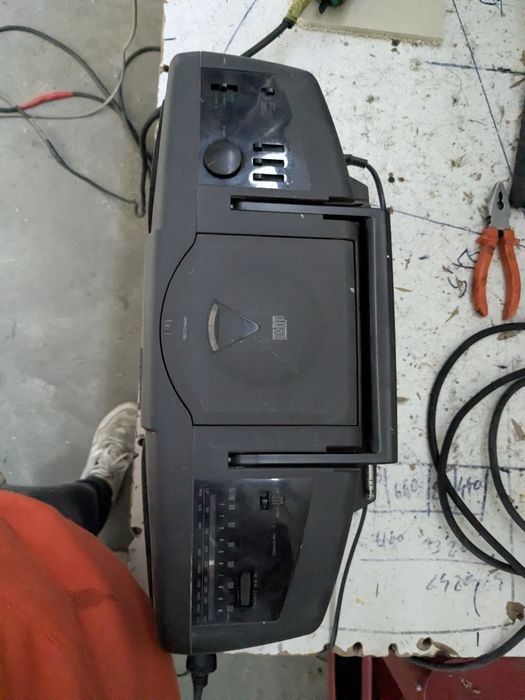 Radio cd grunding