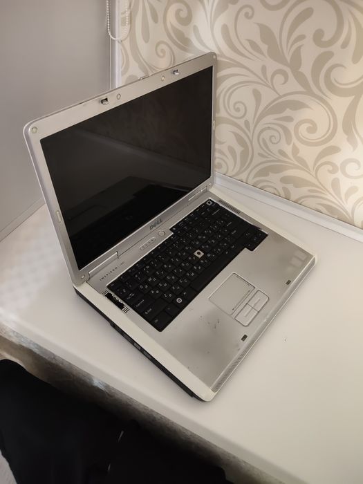 Ноутбук DELL Inspiron