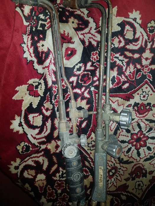 Резак             .