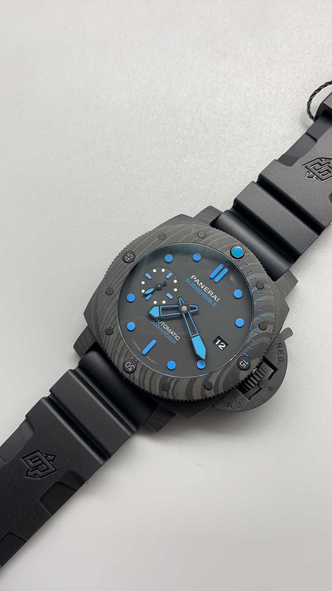 Автоматичен мъжки часовник PANERAI Submersible Carbotech 42