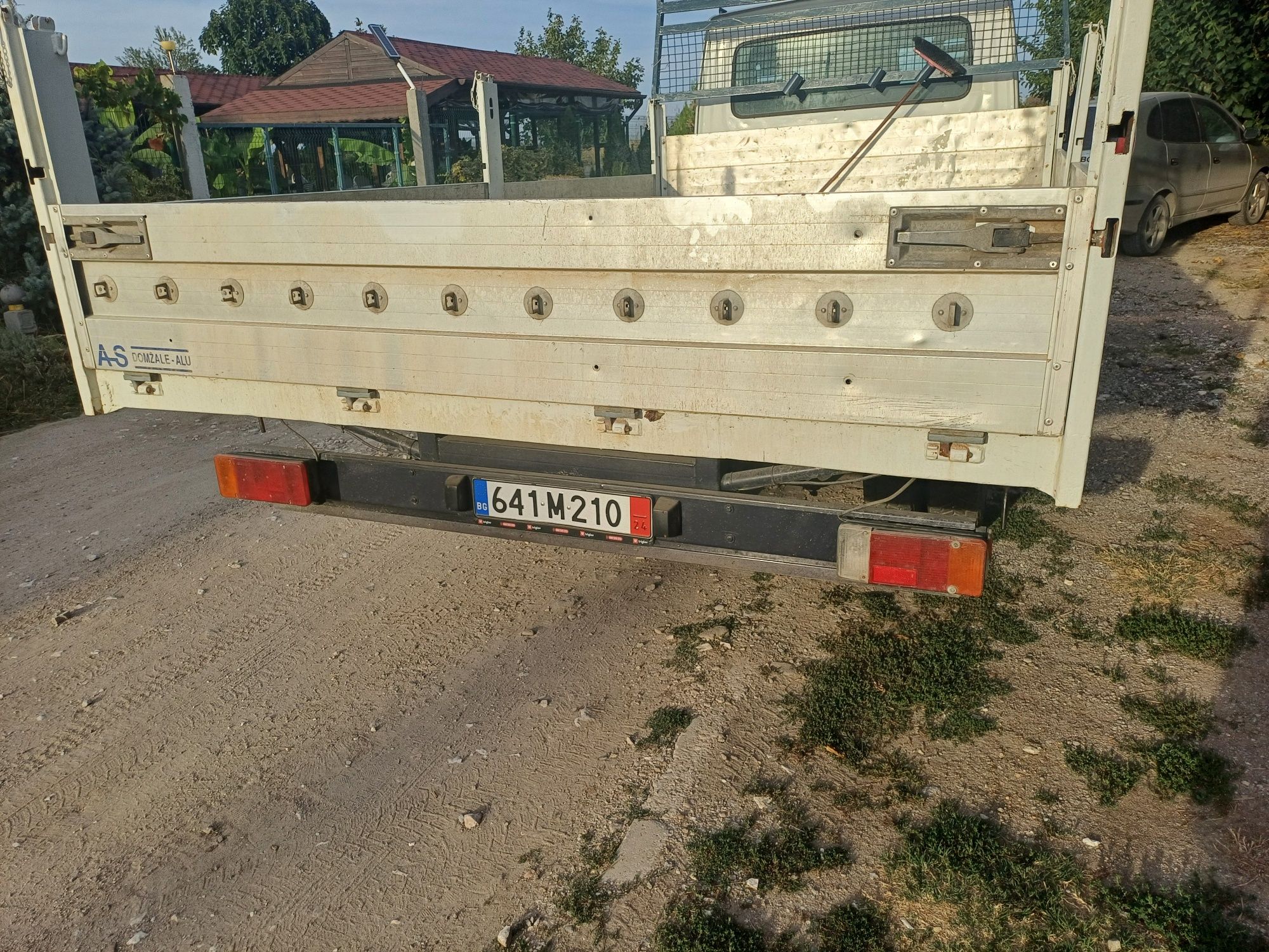 Продавасе самосвал