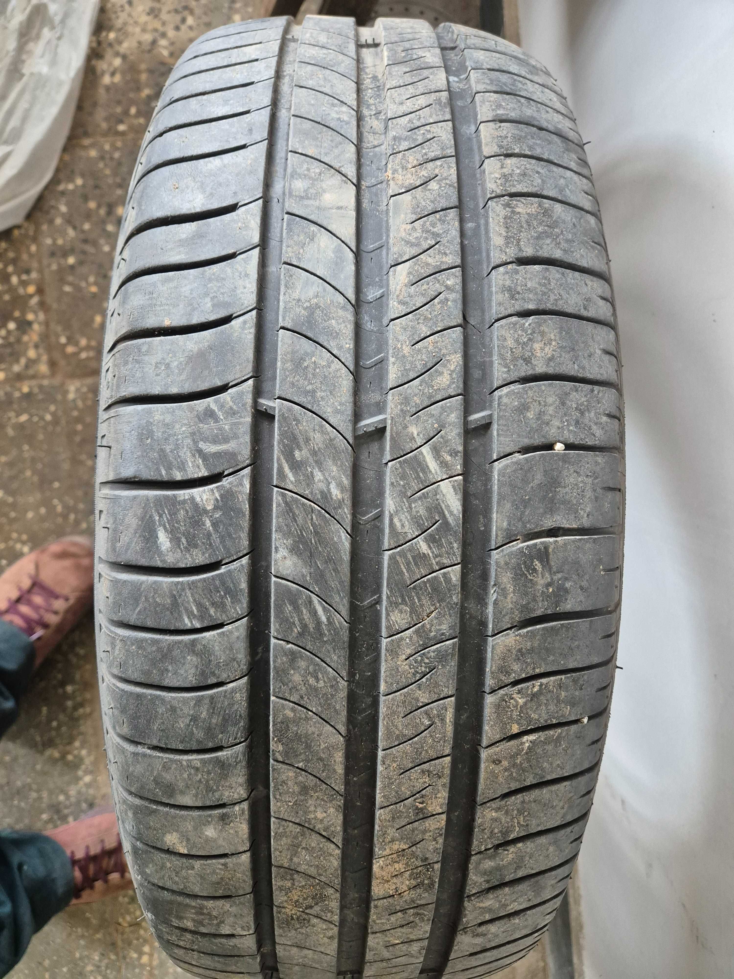 Летни гуми 215/60 r16