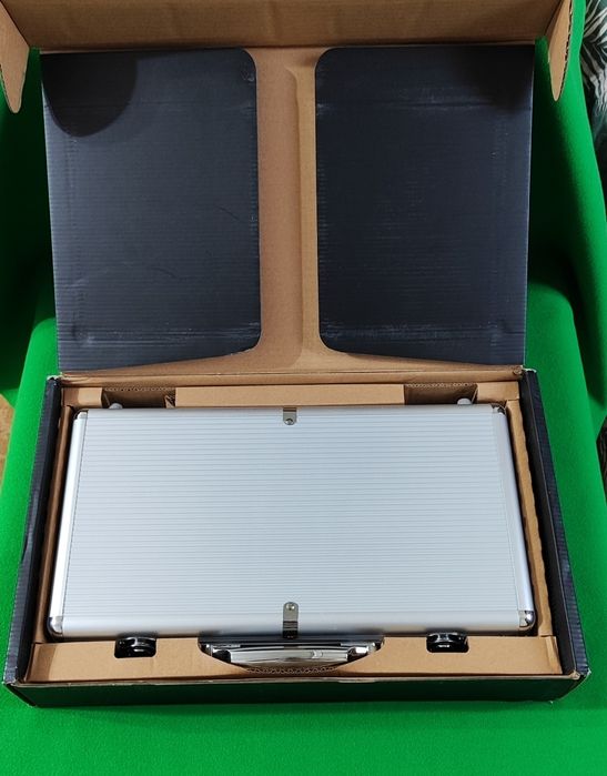 Покерный набор 300 фишек керамические фишке. Покер набор.