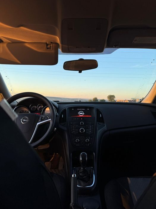 Opel Astra 1.4 benzină, 100 CP