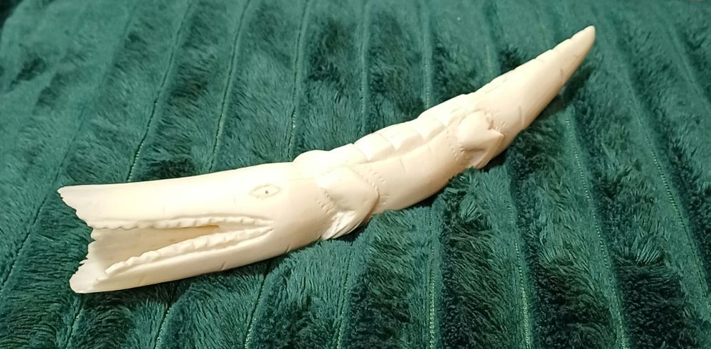 Vând figurină din fildeș