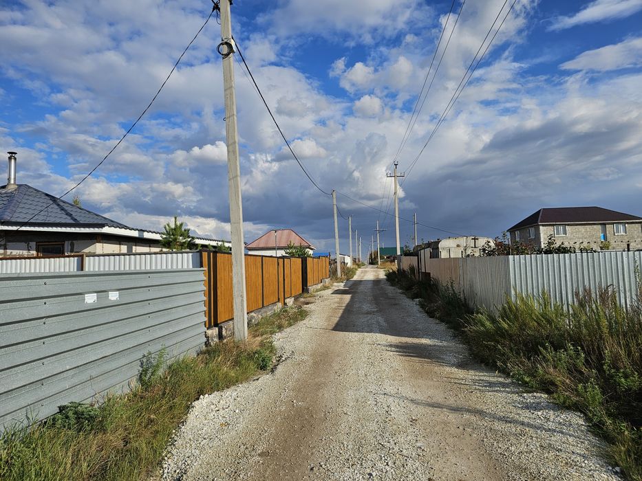 земельный участок, дача и дома расположены в зоне отдыха Кояндиы