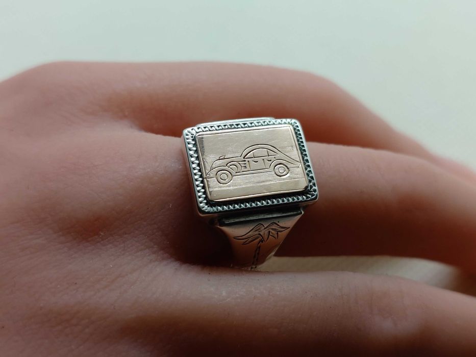 Inel argint cu față din aur gravat – mașină vintage stil anii ’30