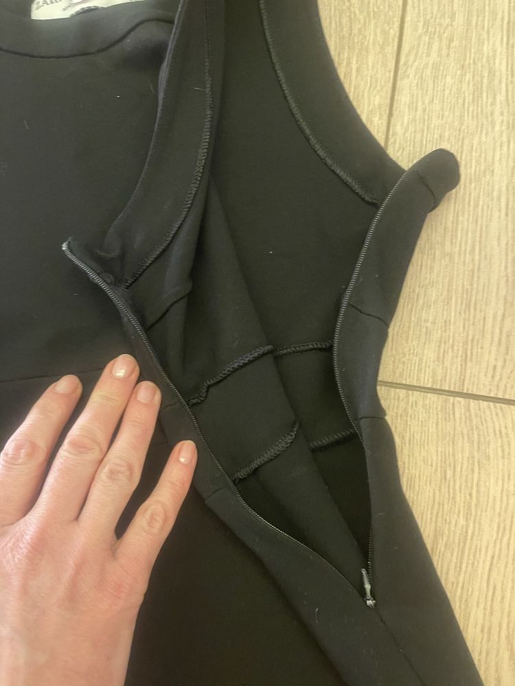 Платье Zara . В отличном состоянии