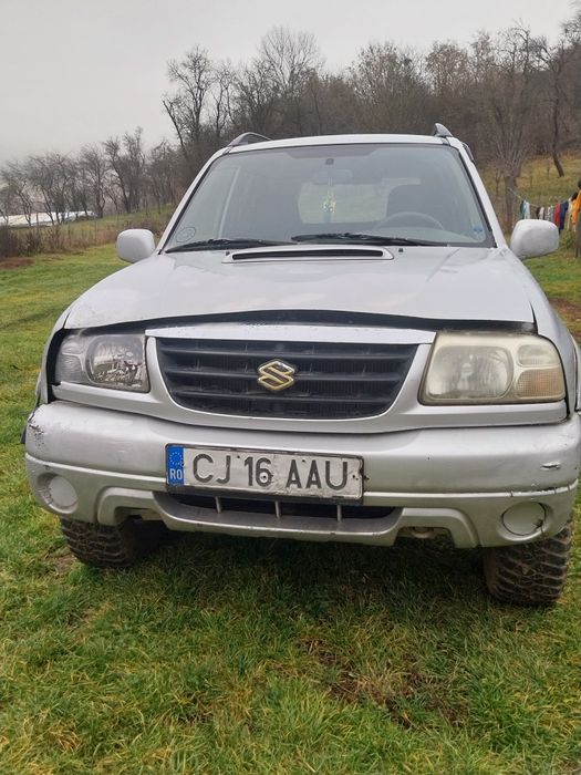 Vând Suzuki vitara