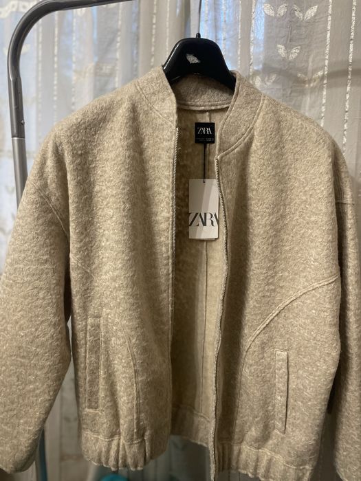 Бомбер        Zara