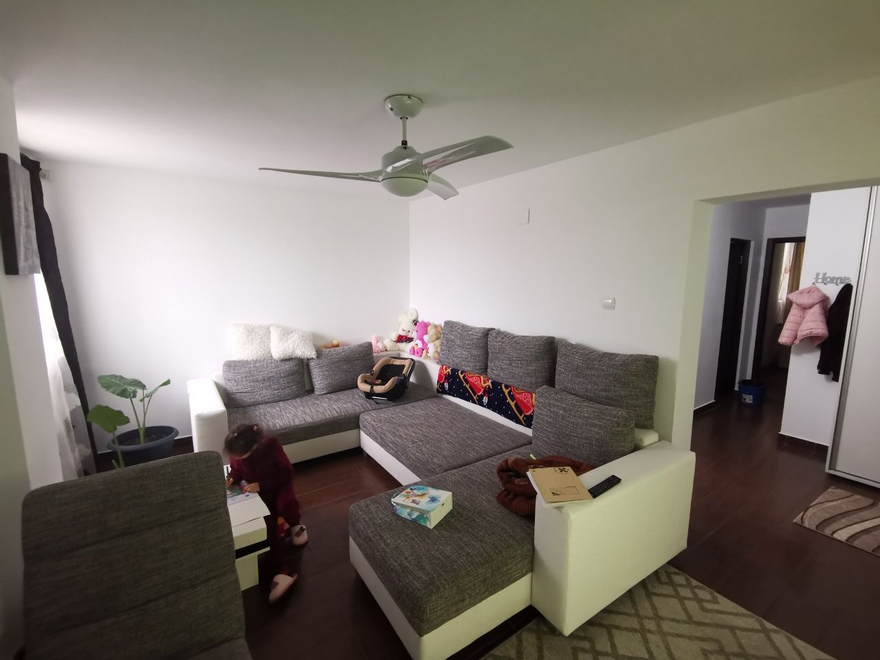 Închiriez apartament