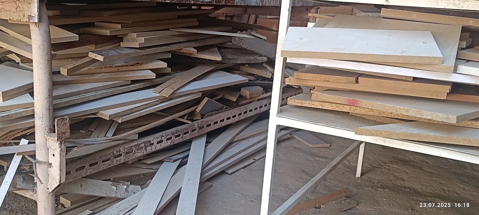 Otin va kotta daraxtla bor