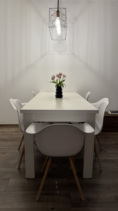 URGENT! De vanzare masa cu 7 scaune