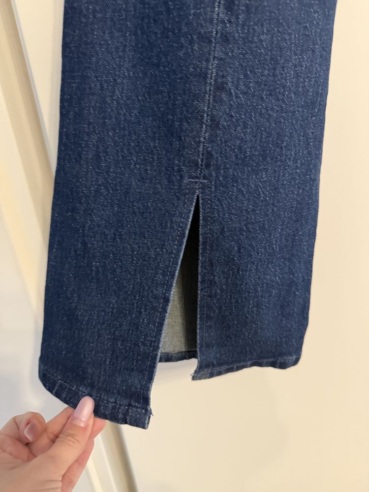 Blugi evazati Bershka
