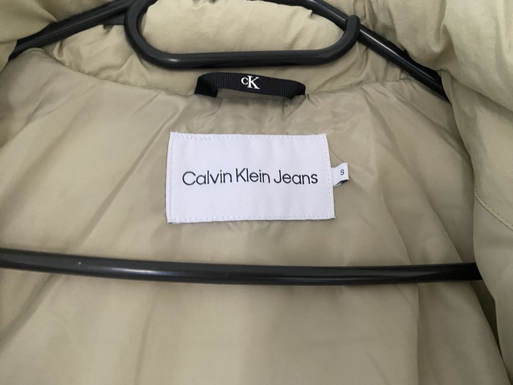 Яке Calvin Klein