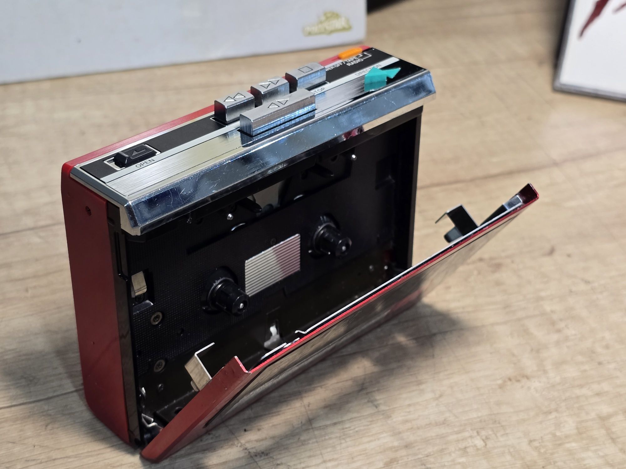 Walkman AIWA HS-T06, radio casetofon retro portabil, de colectie