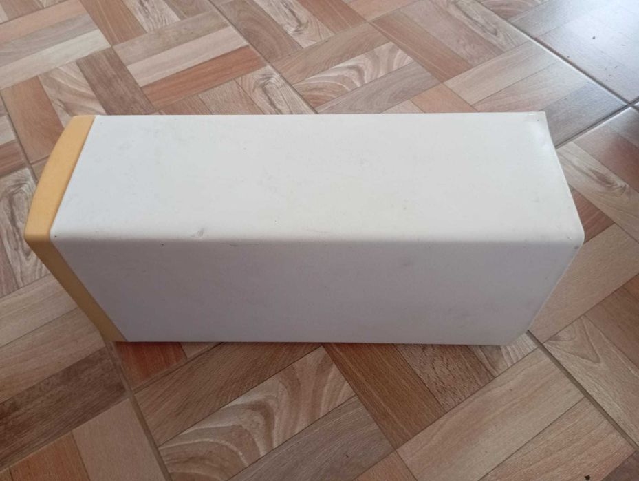 UPS APC 650 model vechi, functional, fara baterie