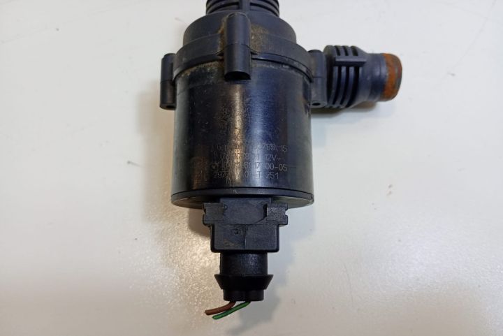 Pompa recirculare apa 64216917700 BMW Seria 5 E60/E61