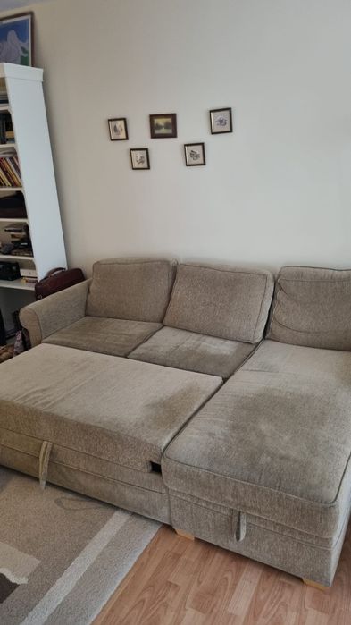 Vând Canapea, Scaun și Taburet din set Mobexpert la 1200 de lei.