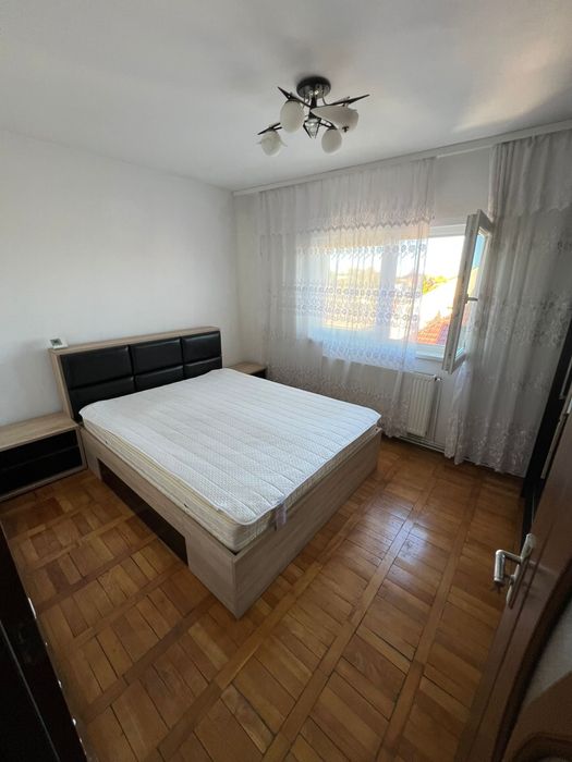 Inchiriez apartament cu 2 camere (centrală proprie)