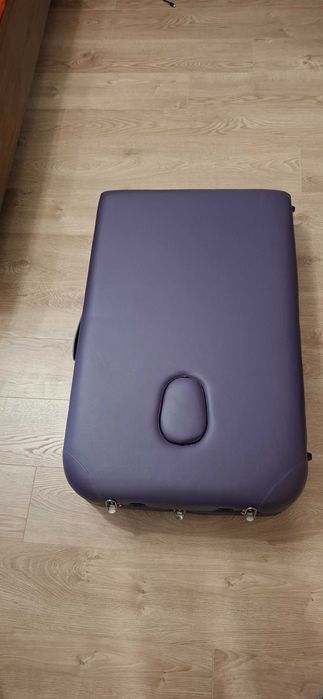 Масажна кушетка лилава