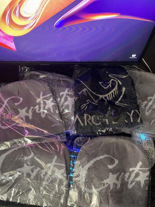 Шапки corteiz arc teryx