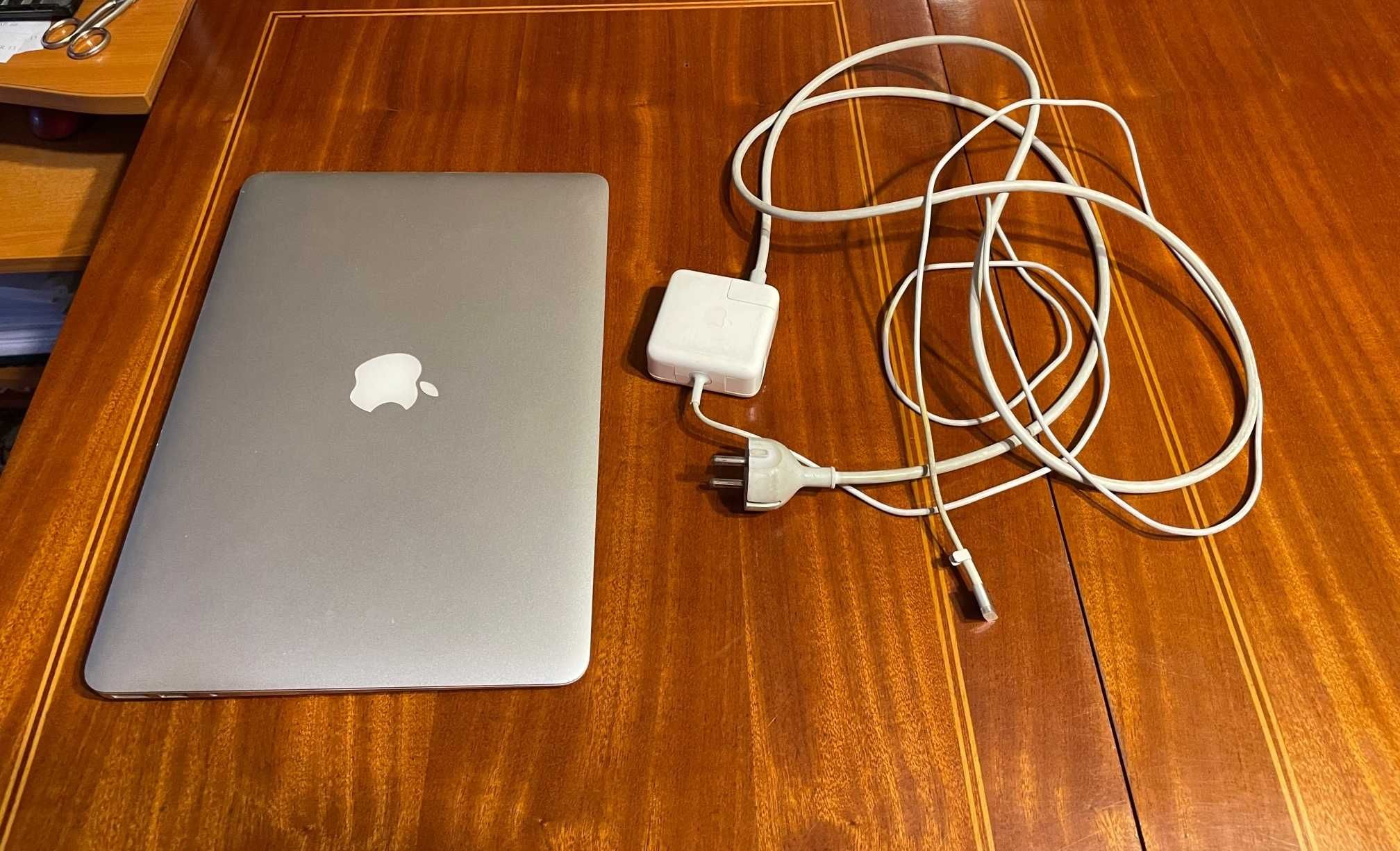 Laptop Apple MacBook Air (OS High Sierra 2015), 13 inch 8GB - 1250 lei
