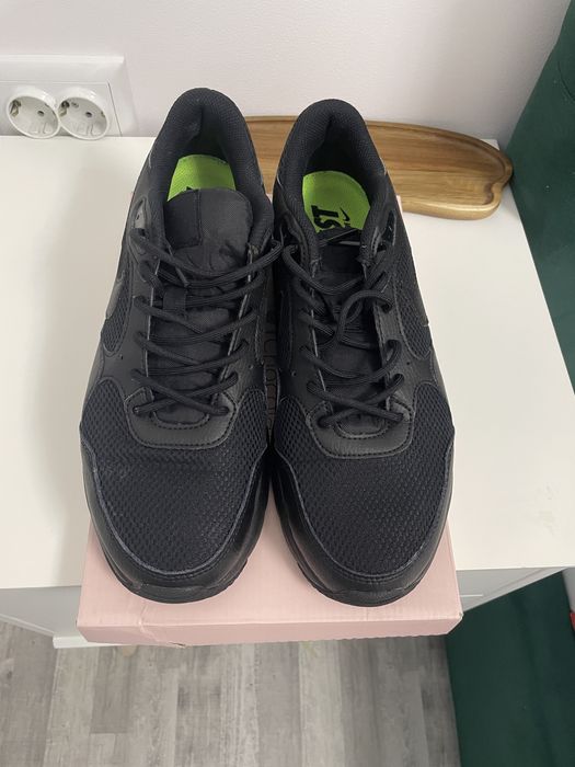 Adidasi nike running fast