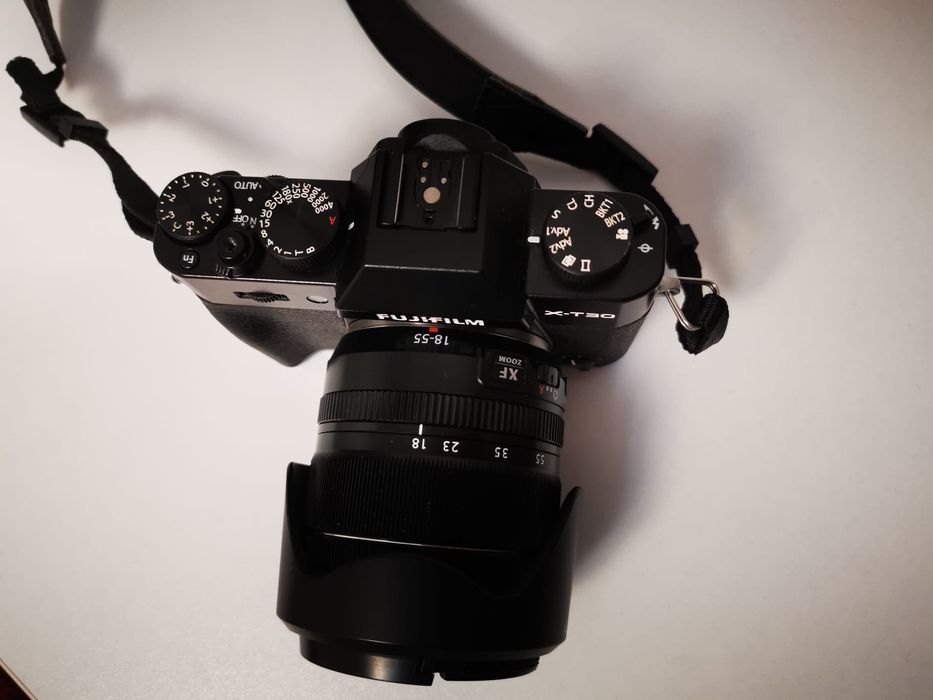 Aparat foto Fujifilm xt 30 cu obiectiv Fuji  18-55mm