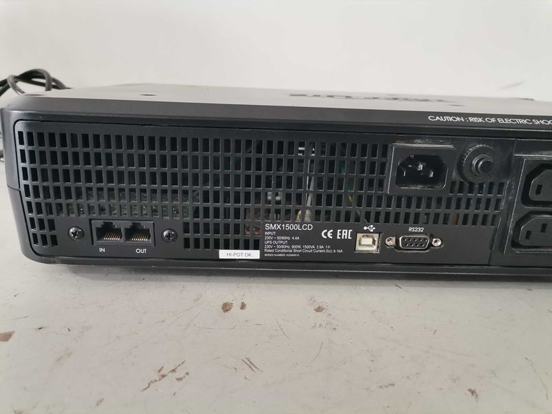 UPS - Tripp lite SMX1500LCD