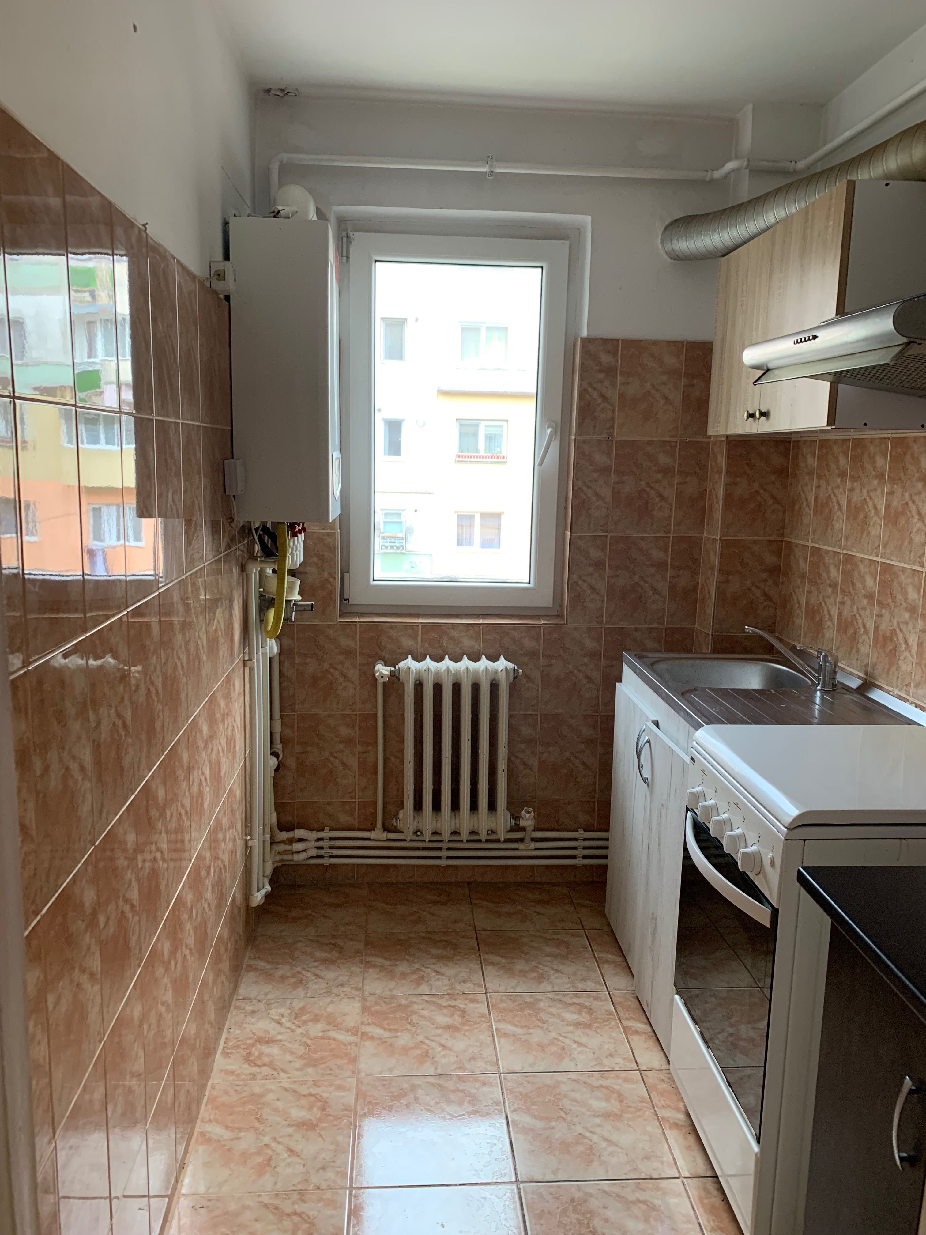 Apartament 3 camere  , 46mp