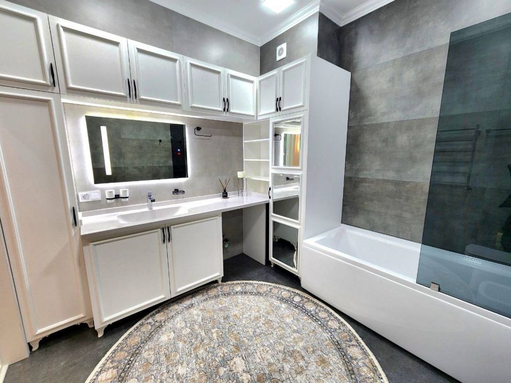 Квартира продажа Бабур парк. 102кв, с ремонтом и мебелью класса ЛЮКС..